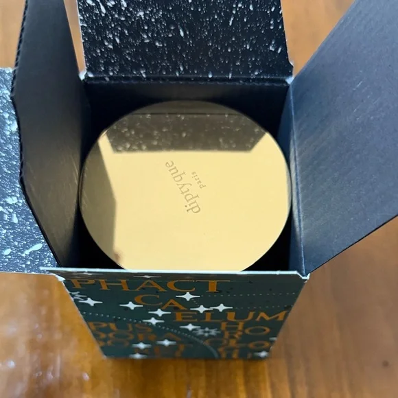 Diptyque Sapin Candle in Original Box (6.5 oz) - Picture 2 of 8